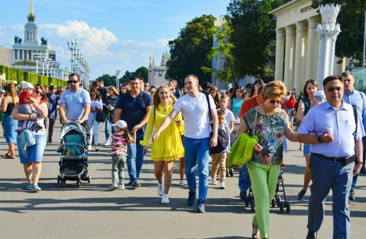 Концерты, кинопоказы и экскурсии пройдут в Москве  ко Дню семьи, любви и верности