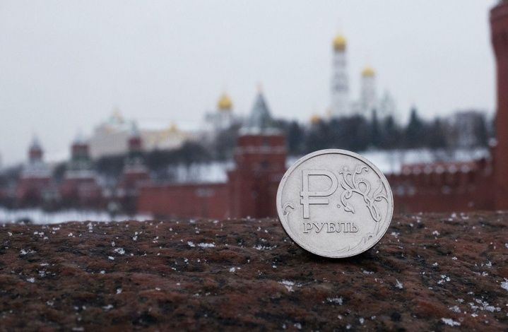 "Одна из немногих". Экономист объяснил позиции рубля в Топ-20 валют