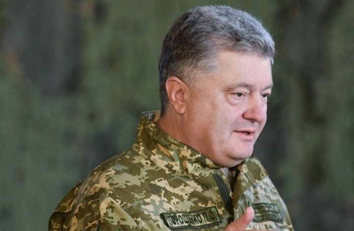 Мнение: Киев инициировал военное положение, Запад – скорректировал