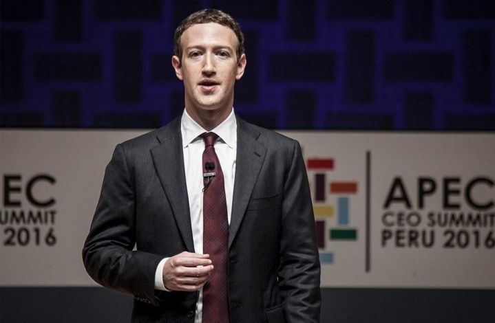 Эксперт объяснил "наезд" на Facebook политическими амбициями Цукерберга