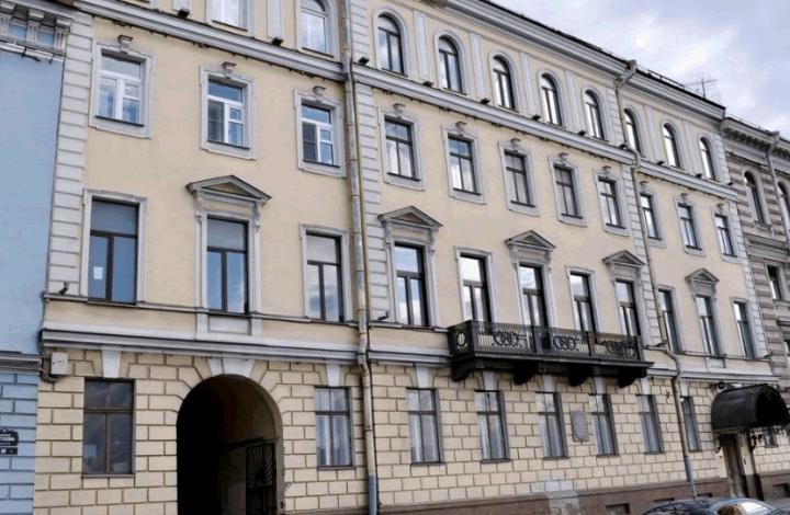 Последняя частная квартира Пушкина выставлена на продажу в Петербурге