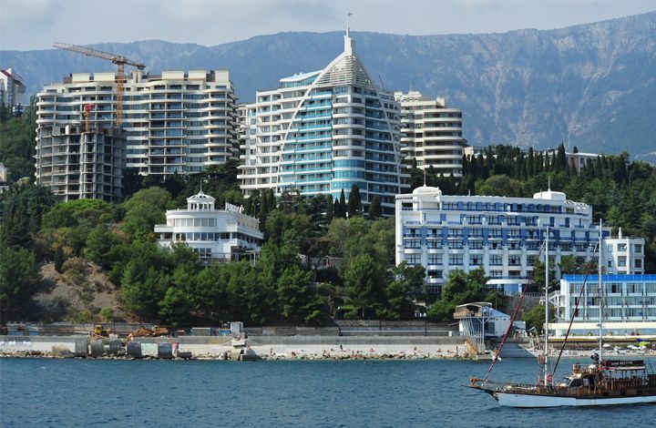«МИЭЛЬ-Франчайзинг»: жители Крыма сдают свою недвижимость на лето и редко совершают альтернативные сделки