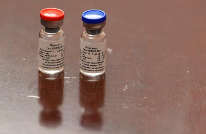 Безопасно ли смешивать вакцины? Вадим Покровский – о предложении российских врачей
