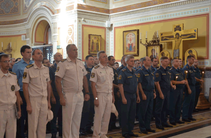В Свято-Владимирском соборе в Херсонесе состоялся молебен для сотрудников МЧС