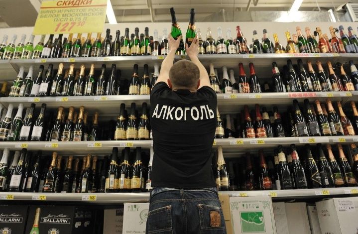 Названо последнее препятствие на пути продажи алкоголя онлайн в России 