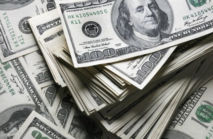 Экономист: все идет к тому, что доллар сходит "со сцены"