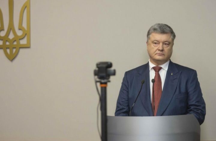 Политолог объяснил, почему судья досрочно закончил допрос Петра Порошенко