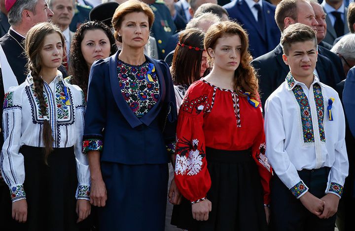 Политолог: дети Порошенко "пускают корни" на Западе