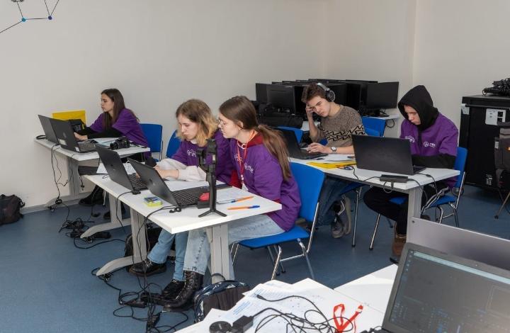 Школьники Подмосковья – самые активные участники профориентационного курса по ИТ-профессиям