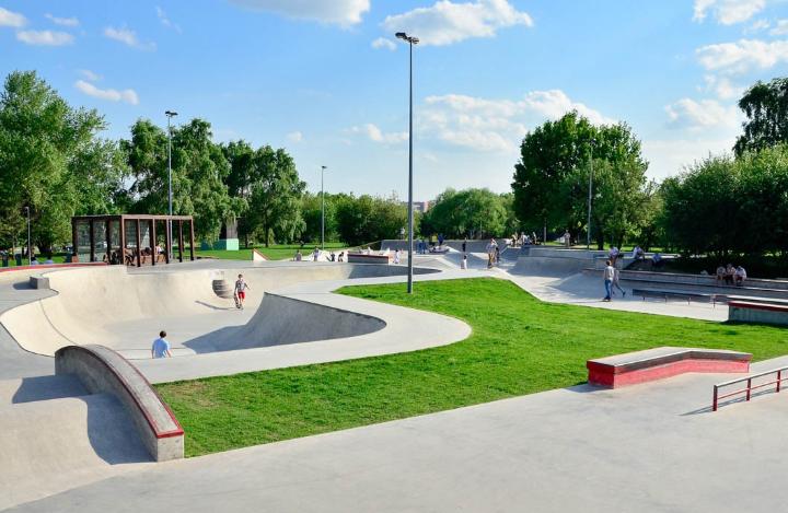 Более 350 площадок для занятий спортом в летний сезон ждет москвичей в парках