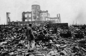 Японцев заставили забыть, кто сбросил атомные бомбы