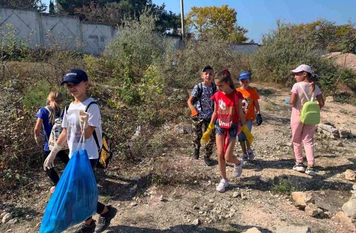 Севастопольские кадеты МЧС провели экологические акции в рамках проекта ведомства «30 добрых дел»
