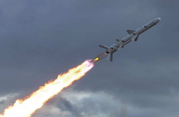 Политик оценил планы Киева создать ракету, которая "достанет до Москвы"