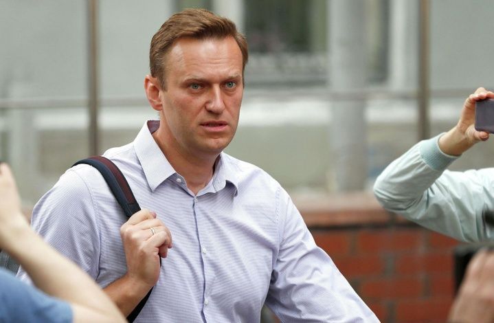 "Нам нельзя читать нотаций". Политолог о ситуации с Навальным