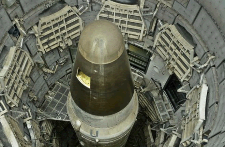 Более 20 советских потенциальных ядерных бомб летают в космосе