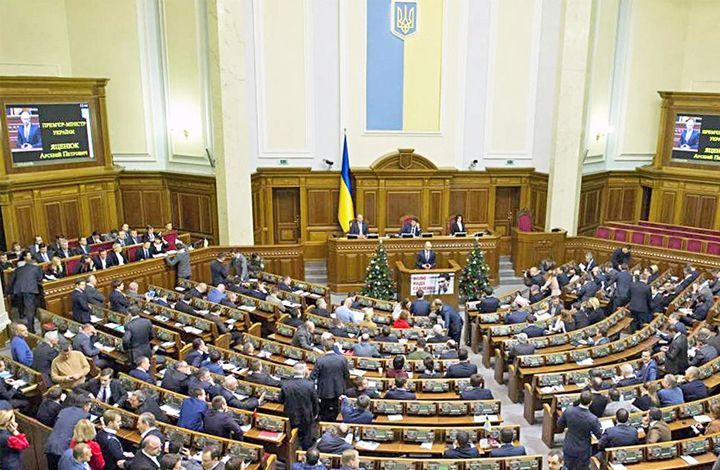 Мнение: Киев уже выбрал "жертв", чтобы торжественно сдать их Западу