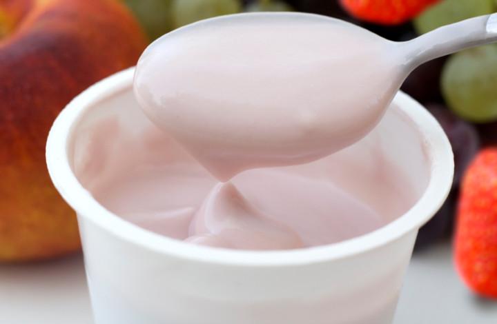 Диетолог объяснил, как выбрать настоящий йогурт
