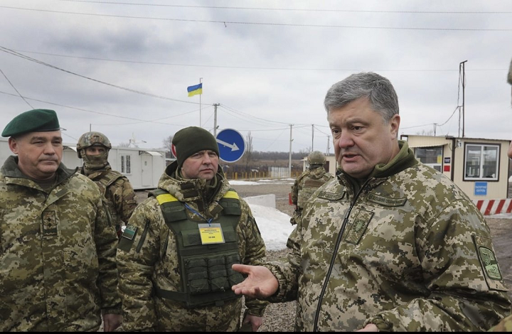 Эксперт: слова Порошенко о солдатах из РФ в Донбассе говорят лишь об одном