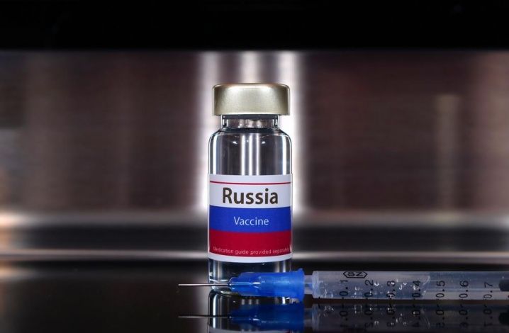 "Многообещающий анонс". Россия зарегистрировала первую вакцину от COVID-19