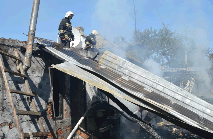 Севастопольские огнеборцы ликвидировали пожар по улице Сладкова
