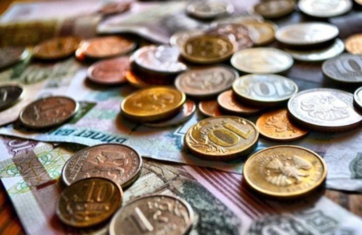 Аналитик советует не торопиться покупать валюту