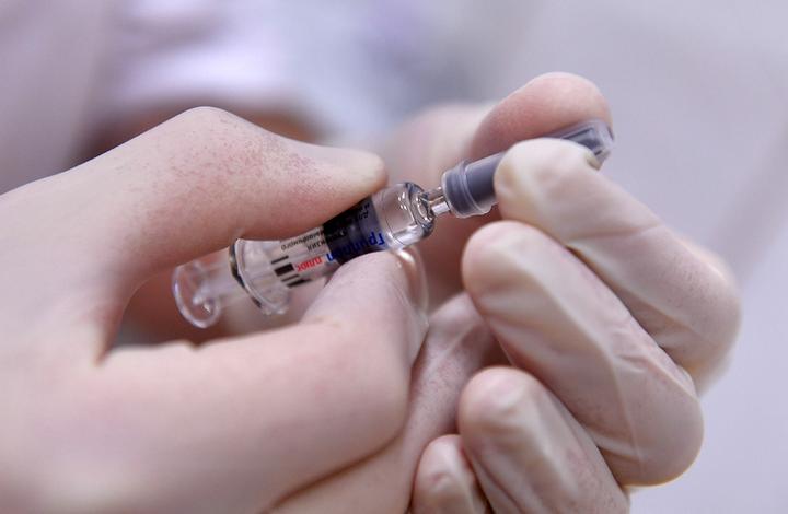 Вирусолог предупредил об опасности неполной вакцинации от COVID-19