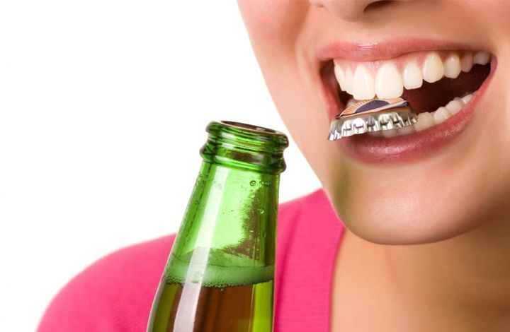 Что способствует разрушению зубов?
