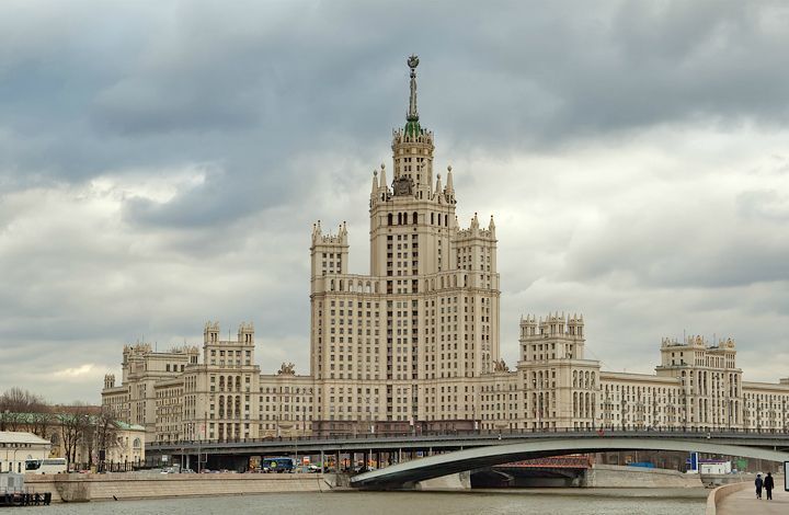 Количество высотных домов в сегменте новостроек Москвы за год увеличилось на 41%