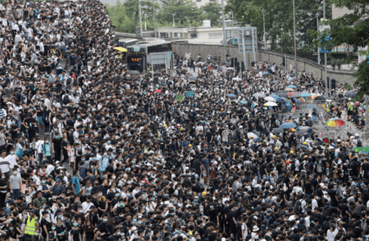 Эксперт о протестах в Гонконге: многие жители не поддерживают "бузотеров"