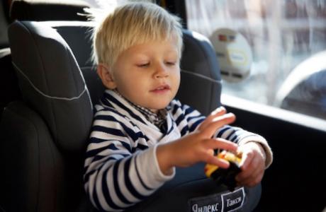 Яндекс.Такси: 10 000 машин с детскими сиденьями