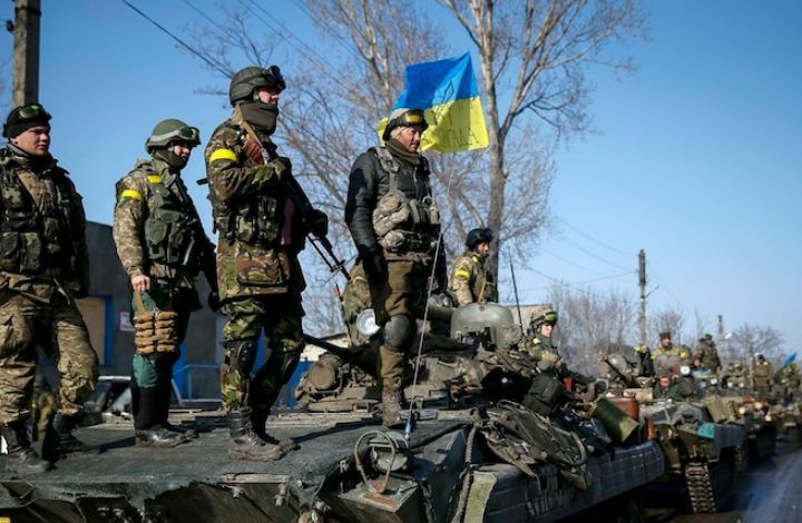Украинский политик: иностранная помощь ВСУ "теряется" еще в упаковке