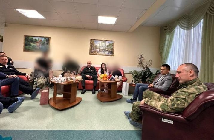 Глава Реутова навестил военнослужащих в госпитале войск нацгвардии