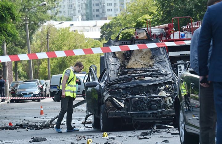 Политолог о взрыве автомобиля в Киеве: версия будет самая простая