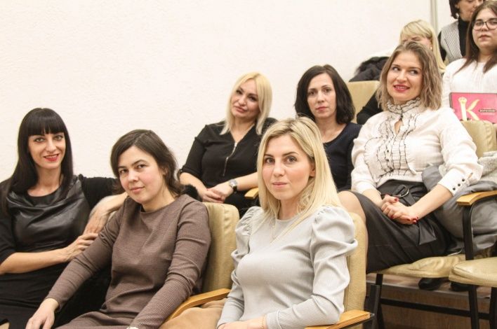 Сотрудницы севастопольского чрезвычайного ведомства принимают поздравления с Международным женским днём