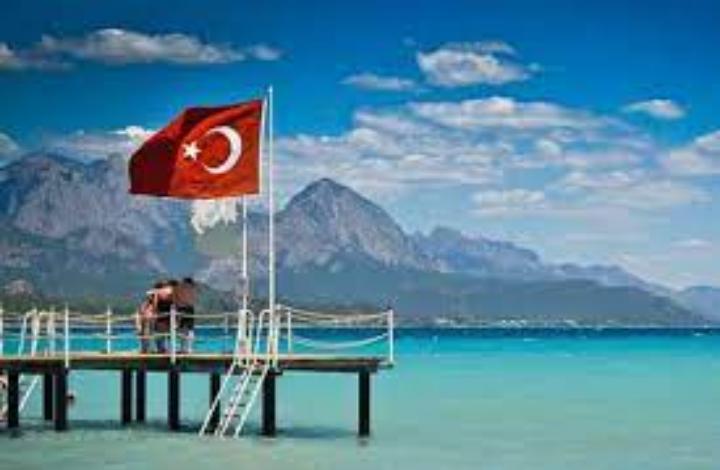 Турция вводит новые антиковидные ограничения. Что с туристами?