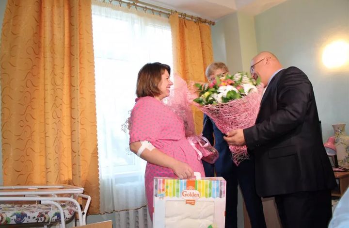 В Севастополе поздравили мать, родившую первого в 2018 году ребенка