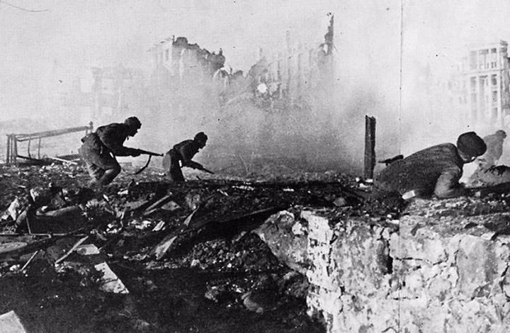 Мнение: Использования названия «Сталинград» в узко политических целях просто порочит память войны