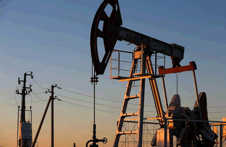 Экономист о рекордных закупках США нефти из России: звучит парадоксом