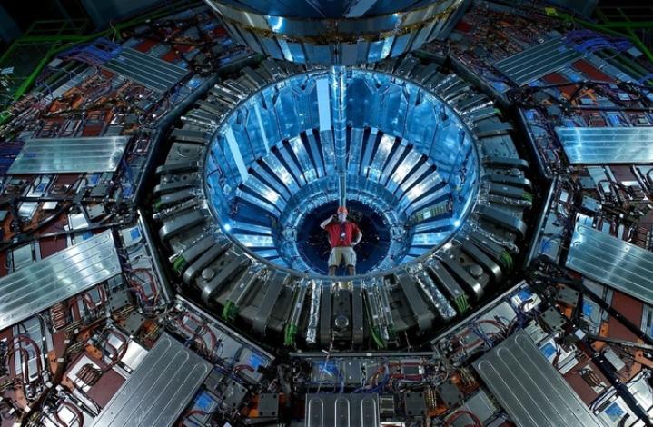 Работу Большого адронного коллайдера остановили для экономии энергии