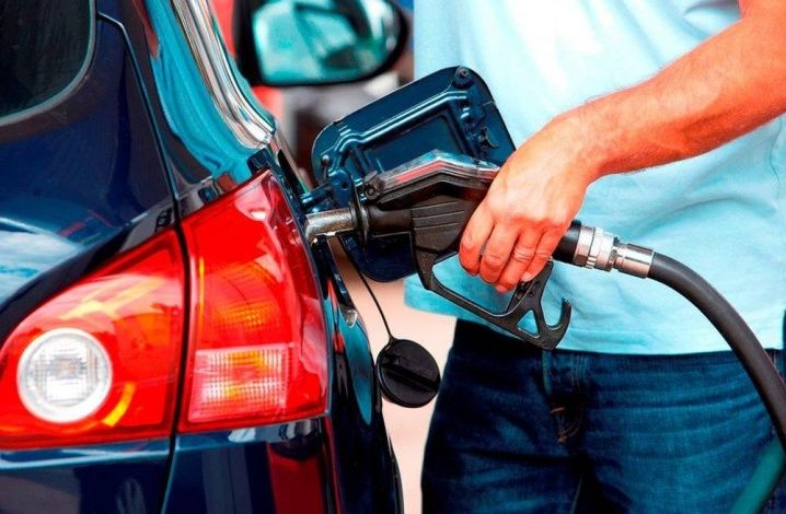 В НТС объяснили снижение цен на бензин