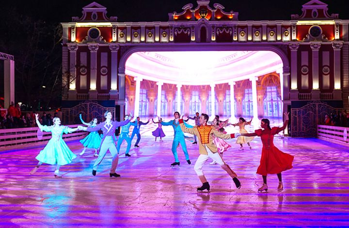 Фестиваль «Путешествие в Рождество» приглашает на премьеру ледового балета «Царевна-лягушка» и предлагает самые зимние развлечения в Новогоднюю ночь и в дни каникул