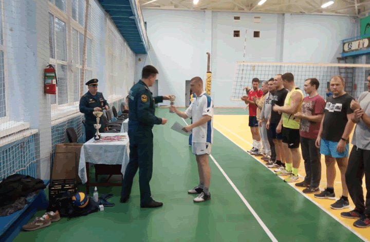 Севастопольские спасатели разыграли кубок Чемпионата по волейболу среди структурных подразделений Главного управления МЧС
