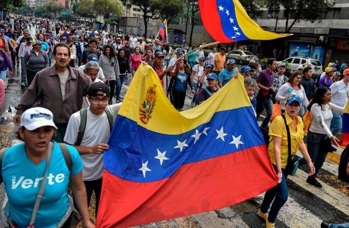 Американист: смена власти в Венесуэле стала для США "маниакальной идеей"