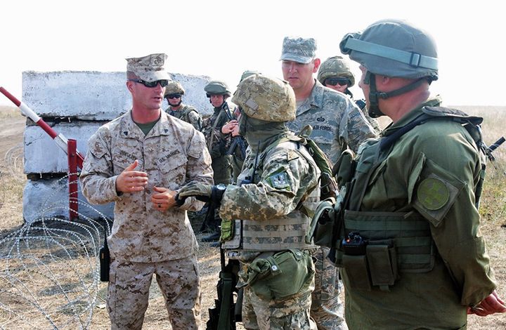 Военный политолог: просто так американские инструкторы из Украины не уйдут