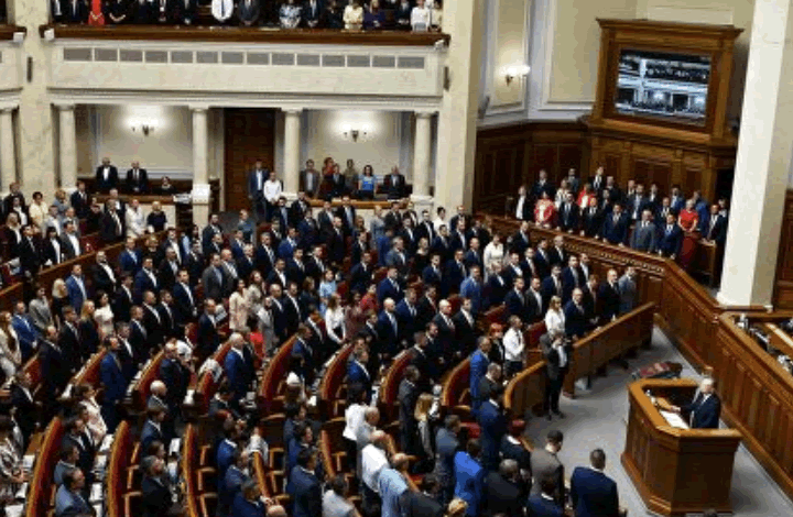 "Петин путч" отменяется? Политолог о переписке нардепа Украины