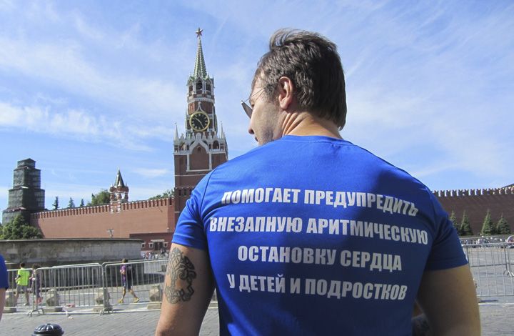 Атлеты пробегут 500 м с АНД в руках на Московском полумарафоне для спасения жизни детей