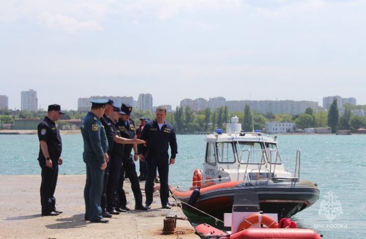 В канун купального сезона состоялся смотр сил и средств, обеспечивающих безопасность на водных объектах Севастополя