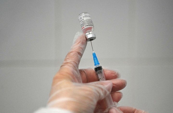 Более 130 тысяч жителей сделали прививку от коронавируса в МФЦ Подмосковья