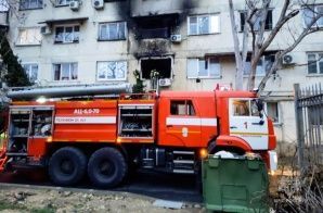 Спасли 8 человек, эвакуировали 25. Севастопольские огнеборцы МЧС России ликвидировали пожар в общежитии