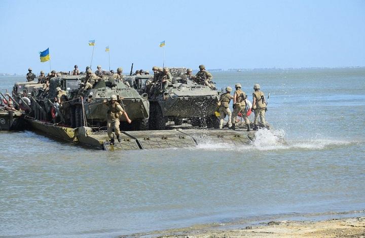Эксперт: Украина провела военные учения на Азове "по подсказке"